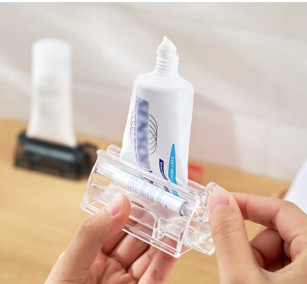 Storcator pasata de dinti, UBX, plastic, 10x4x3.5 cm, alb Storcator pasata de dinti, UBX, plastic, 10x4x3.5 cm, alb